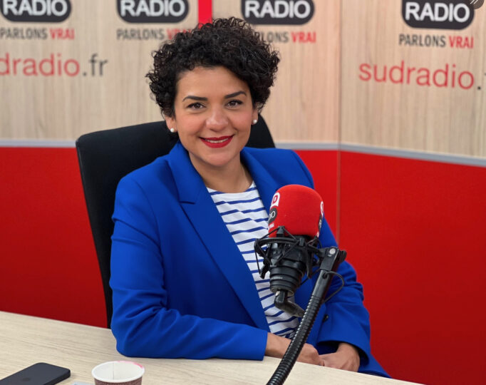 découvrez le parcours inspirant de lamia el aaraje, première adjointe de paris, et son ascension remarquable dans la politique parisienne.