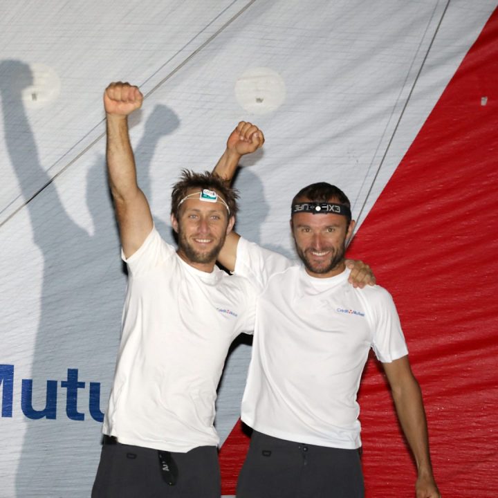 découvrez le parcours exceptionnel d'ian lipinski et son triomphe mémorable dans la course globe 40, une victoire pleine de passion et de détermination.