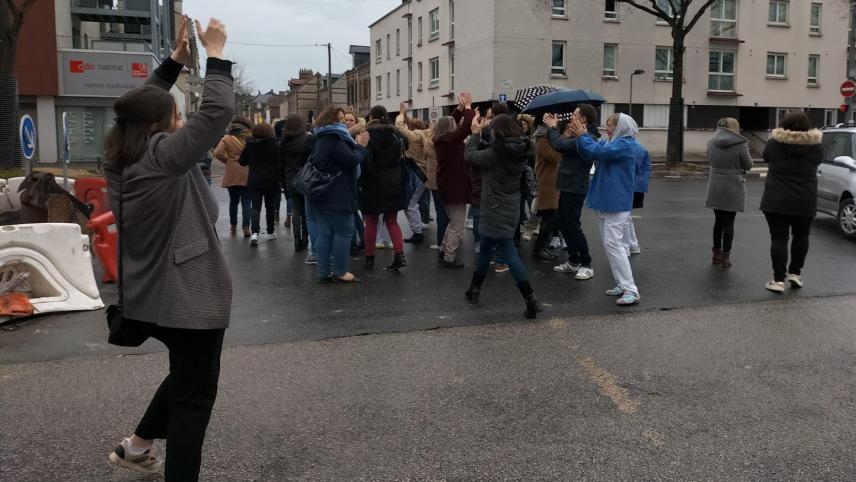 les maraudes médicos à rouen offrent un soutien essentiel aux travailleuses du sexe, leur fournissant des soins de santé et un accompagnement adapté.