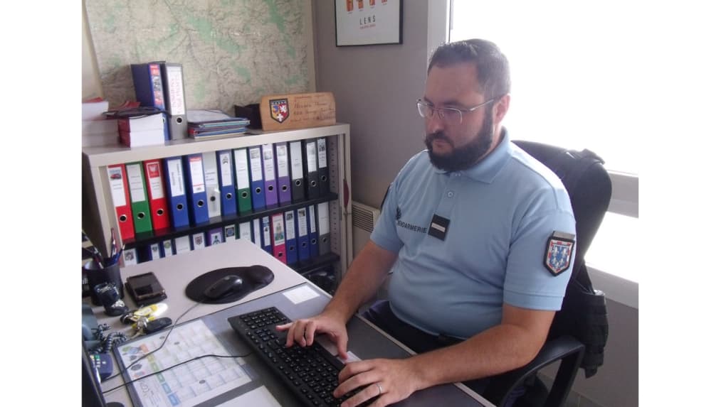 découvrez les opportunités de recrutement pour le poste de chef de brigade de police à saint-mandé. rejoignez une équipe engagée au service de la sécurité locale.