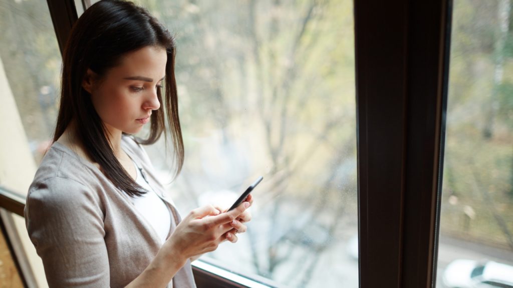 découvrez comment gérer une situation où un ami ne donne plus de nouvelles et retrouvez des conseils pour préserver ou reconstruire votre relation.