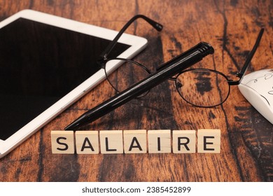 découvrez le salaire net mensuel d'élodie, fleuriste à périgueux, et les facteurs qui influencent ses revenus dans ce métier passionnant.